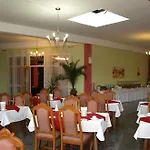 West An Der Saechsischen Weinstrasse ホテル 3*