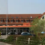 West An Der Saechsischen Weinstrasse
