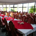 West An Der Saechsischen Weinstrasse ホテル