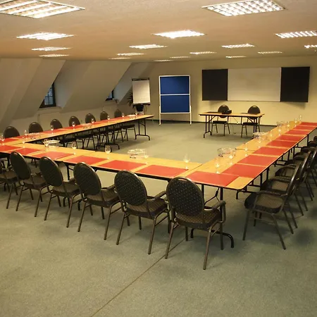 West An Der Saechsischen Weinstrasse 3*