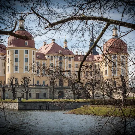 West An Der Saechsischen Weinstrasse Отель 3*