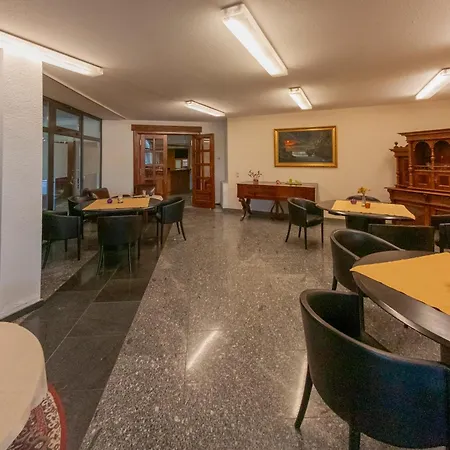 West An Der Saechsischen Weinstrasse 3*