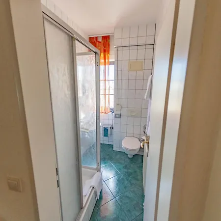 West An Der Saechsischen Weinstrasse 3* Радебойль