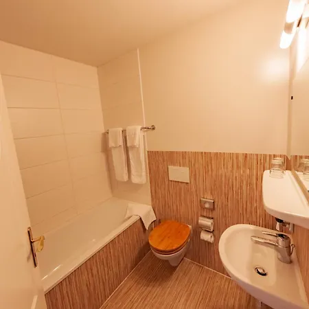 West An Der Saechsischen Weinstrasse 3*
