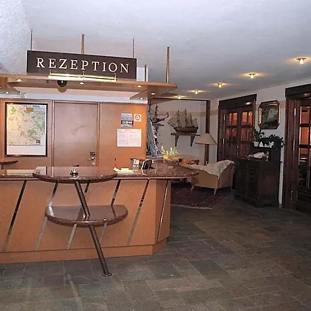 Hotel West An Der Saechsischen Weinstrasse Radebeul