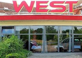 Hotel West An Der Saechsischen Weinstrasse 3*