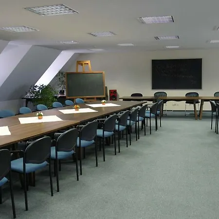 West An Der Saechsischen Weinstrasse Hotel 3*