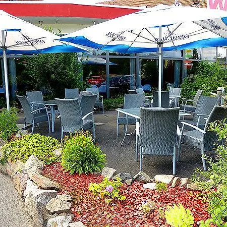 West An Der Saechsischen Weinstrasse