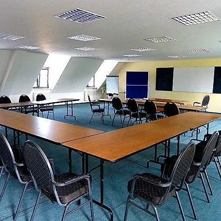 Hotel West An Der Saechsischen Weinstrasse Radebeul