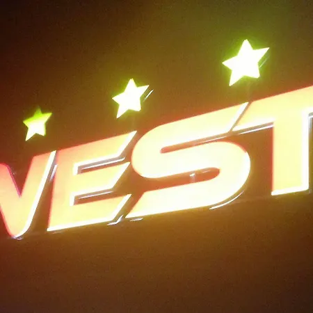 Отель West An Der Saechsischen Weinstrasse 3*
