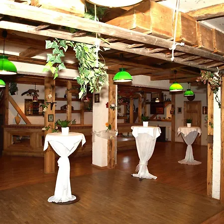 West An Der Saechsischen Weinstrasse Отель 3*