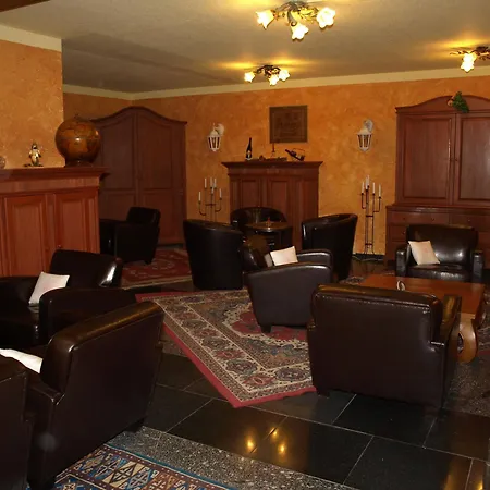 West An Der Saechsischen Weinstrasse Радебойль