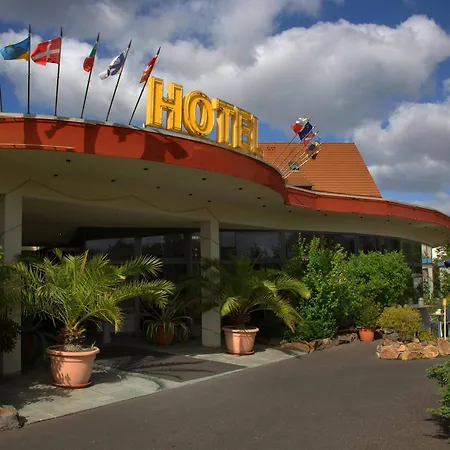 West An Der Saechsischen Weinstrasse Hotel